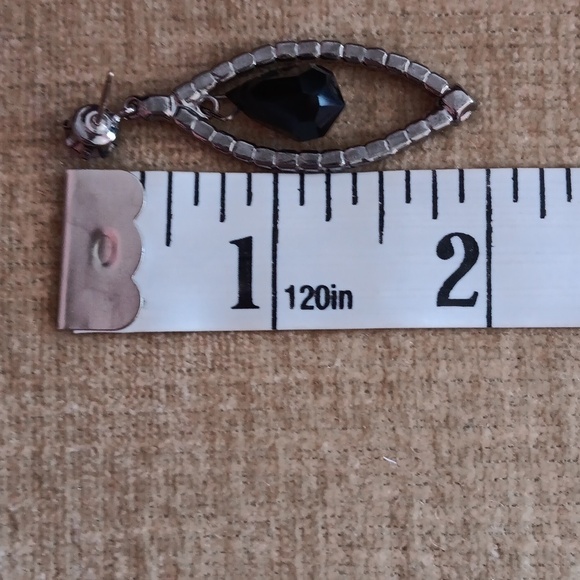 Vintage Black Crystal Tear Drop Dangle Earrings - Picture 4 of 6